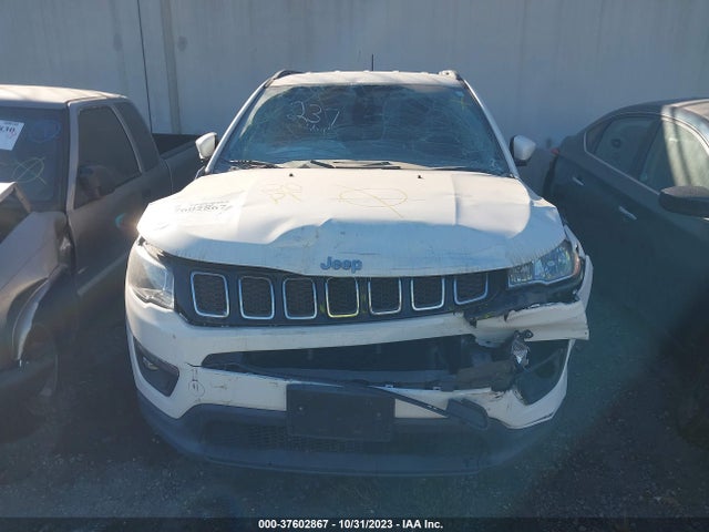Jeep Compass Latitude 2018 3C4NJCBB9JT268133 Image 13