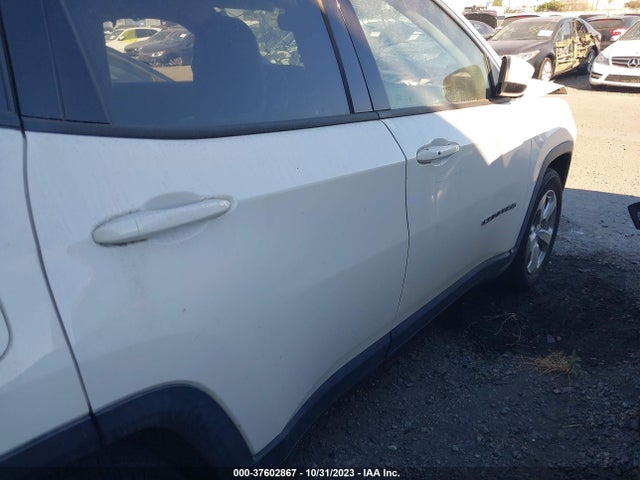 Jeep Compass Latitude 2018 3C4NJCBB9JT268133 Image 14
