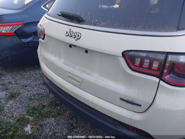 Jeep Compass Latitude 2018 3C4NJCBB9JT268133 Image 17