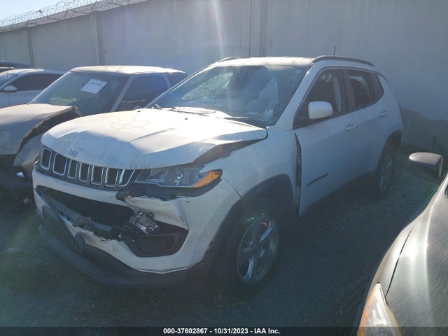 Jeep Compass Latitude 2018 3C4NJCBB9JT268133 Image 2