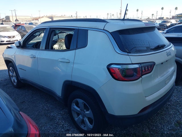 Jeep Compass Latitude 2018 3C4NJCBB9JT268133 Image 3