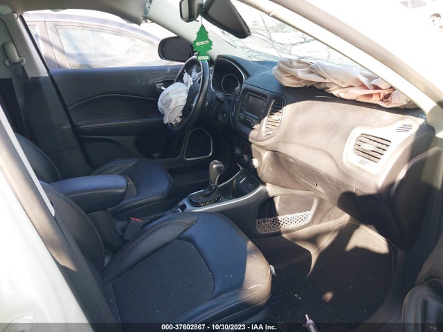 Jeep Compass Latitude 2018 3C4NJCBB9JT268133 Image 5