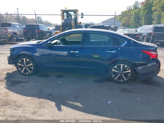 37602931 :رقم المزاد ، 1N4AL3AP3HC167896 vin ، 2017 Nissan Altima 2.5 Sr مزاد بيع