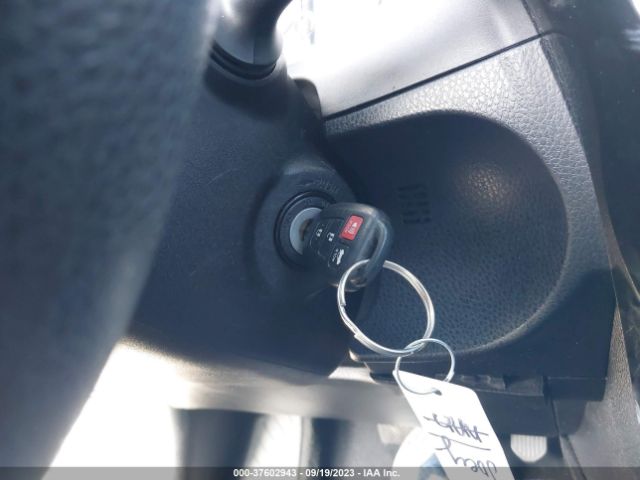 5YFBURHE1JP767350 Toyota COROLLA LE