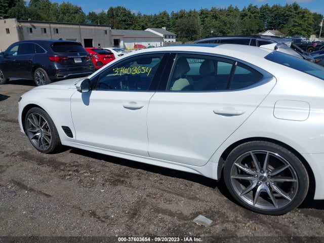 Genesis G70 2.0T 2022 KMTG34TA6NU103409 Image 14