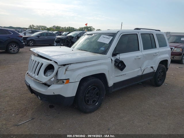 1C4NJPBBXFD418951 Jeep Patriot Sport