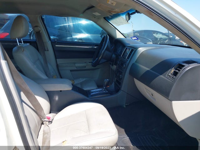 2006 CHRYSLER 300 TOURING VIN: 2C3KA53G16H225449