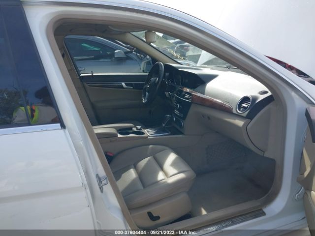 WDDGF8AB5ER319804 Mercedes-Benz C-class C 300