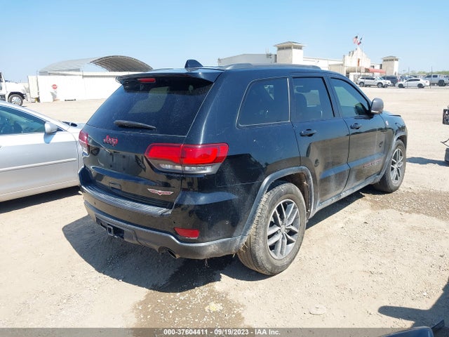 1C4RJFLG2JC113559 Jeep Grand Cherokee Trailhawk