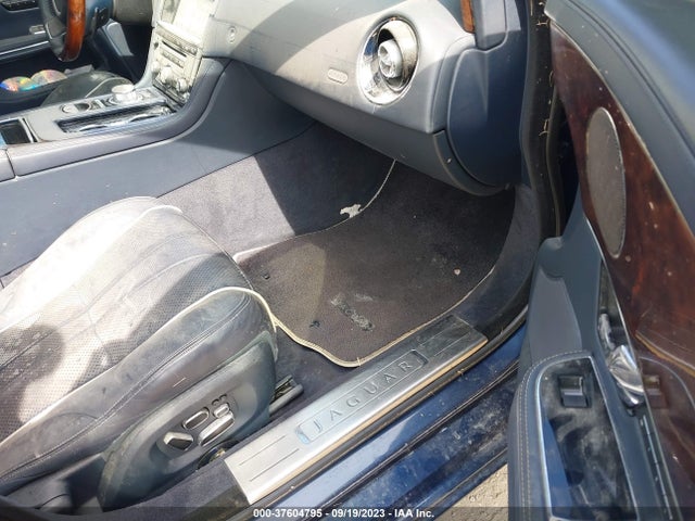 2011 JAGUAR XJ SAJWA1CBXBLV17190 Photo 4