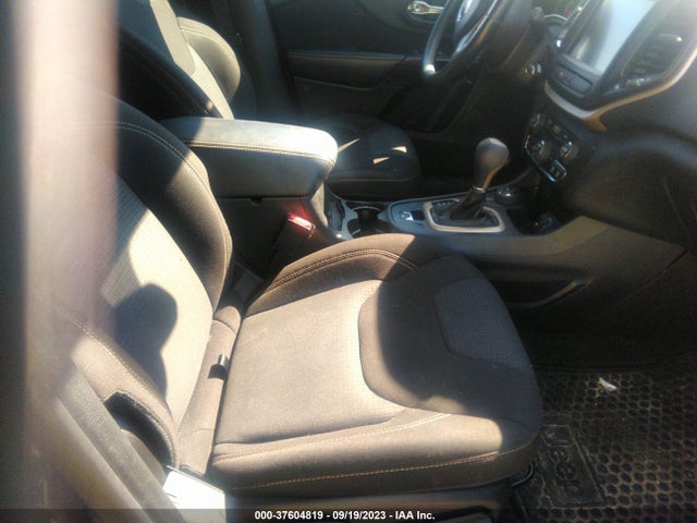 2016 JEEP CHEROKEE LATITUDE VIN: 1C4PJMCS8GW241411