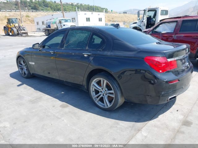 2011 BMW 750I WBAKA8C5XBCY37218 Photo 2