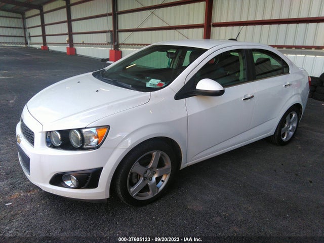 Chevrolet SONIC LTZ 2015 1G1JE5SB4F4203324 Image 2