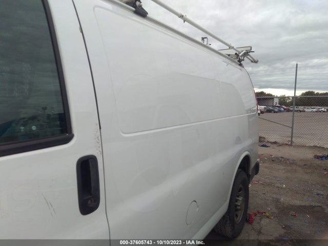 Chevrolet EXPRESS CARGO VAN 2019 1GCWGAFP3K1215546 Image 14
