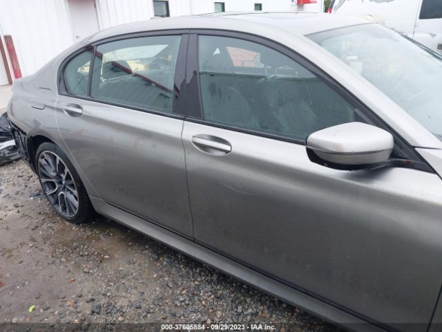 WBA7T2C08NCG92446 BMW 7 Series 740i