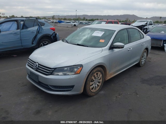 1VWAP7A31EC023985 Volkswagen Passat S W/nav