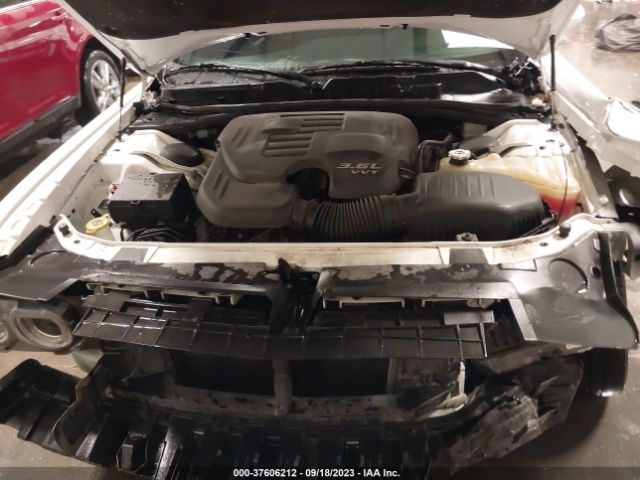 2C3CDZAGXJH219485 Dodge Challenger Sxt