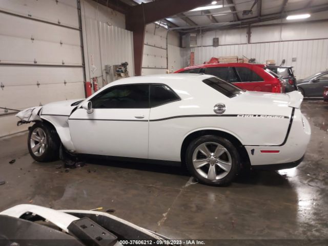 2C3CDZAGXJH219485 Dodge Challenger Sxt