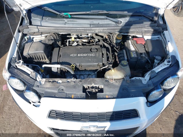 Chevrolet SONIC LT 2014 1G1JC5SH0E4226219 Image 10
