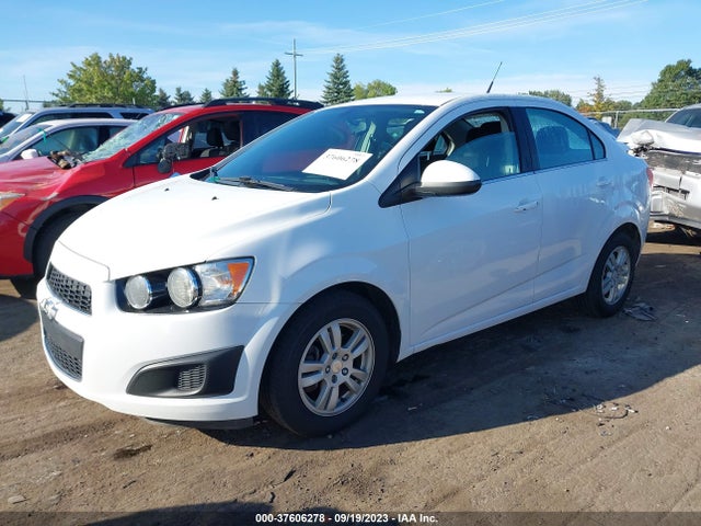Chevrolet SONIC LT 2014 1G1JC5SH0E4226219 Image 2
