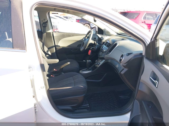 Chevrolet SONIC LT 2014 1G1JC5SH0E4226219 Image 5