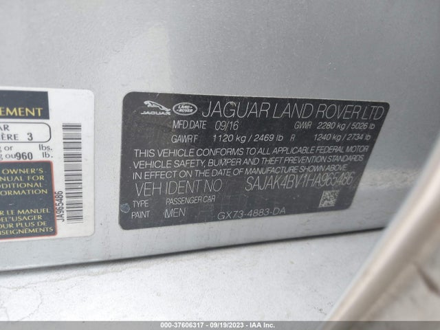 2017 JAGUAR XE SAJAK4BV1HA965486 Photo 8