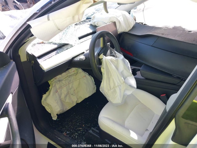 7SAYGDEF9NF365601 Tesla Model Y Performance