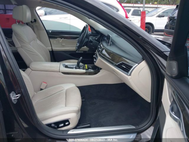 WBA7E2C52HG739504 BMW 7 Series 740i