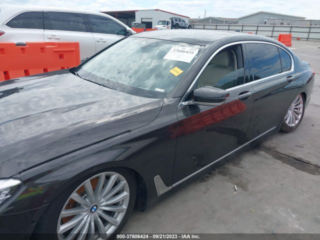 WBA7E2C52HG739504 BMW 7 Series 740i