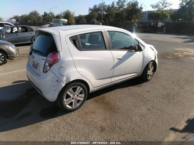 Chevrolet Spark 1lt Auto 2014 KL8CD6S94EC549361 Image 4