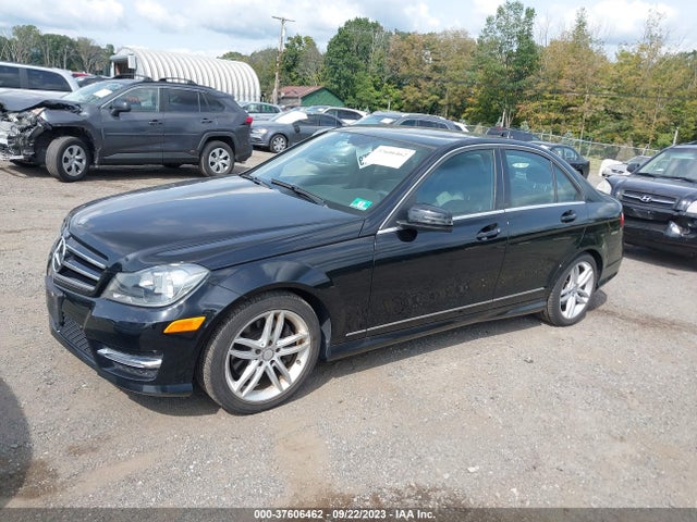 Mercedes-Benz C-class C 300 2014 WDDGF8AB8EG223189 Image 2
