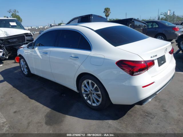 W1K3G4EB0NJ361360 Mercedes-Benz A-class A 220