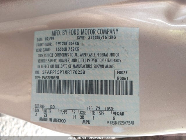 1999 FORD ESCORT SE VIN: 3FAFP15P1XR170238