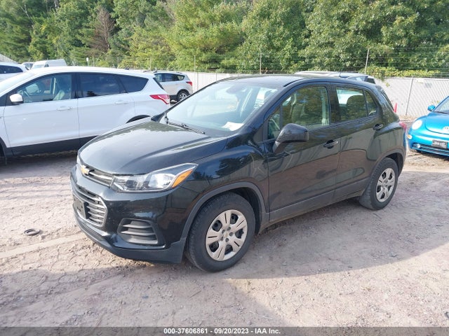 Chevrolet TRAX LS 2018 3GNCJKSB5JL324240 Image 2