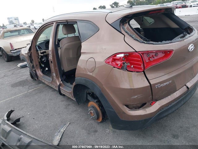 Hyundai TUCSON SE 2017 KM8J33A43HU269009 Image 3