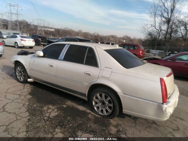 2010 CADILLAC DTS 1G6KA5EY2AU115018 Photo 2