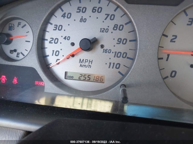 2001 NISSAN XTERRA SE VIN: 5N1ED28T21C516490