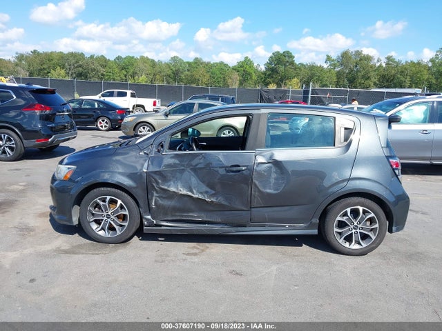 Chevrolet SONIC LT 2018 1G1JD6SH4J4107733 Image 6