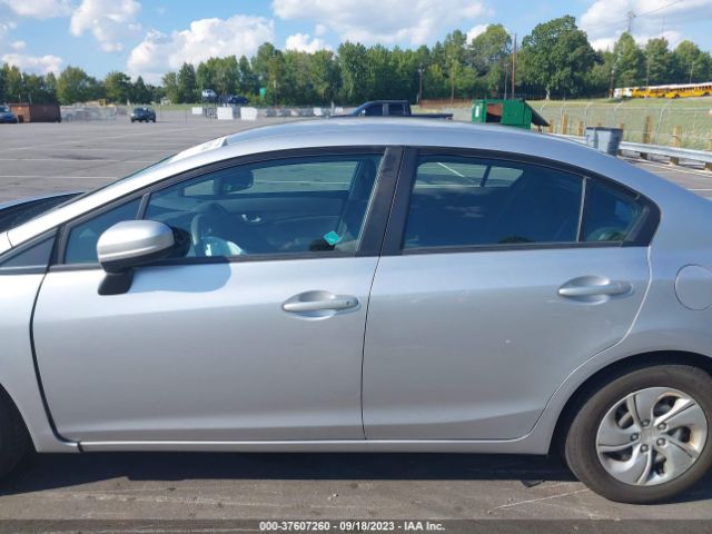 19XFB2F58FE208307 Honda Civic Sedan Lx