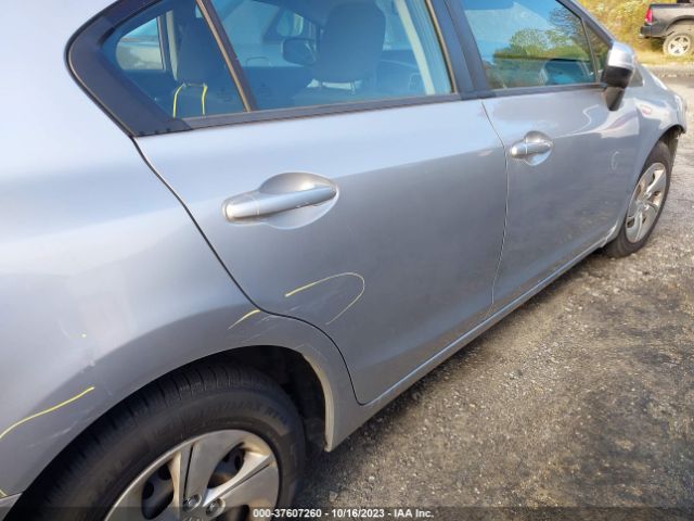 19XFB2F58FE208307 Honda Civic Sedan Lx