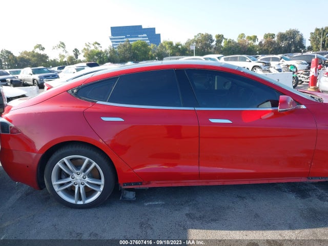 Tesla Model S 85d 2015 5YJSA1H26FF086328 Image 12