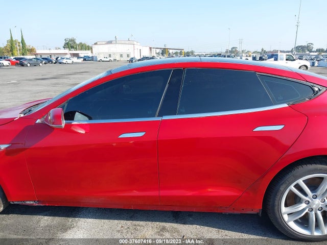 Tesla Model S 85d 2015 5YJSA1H26FF086328 Image 13