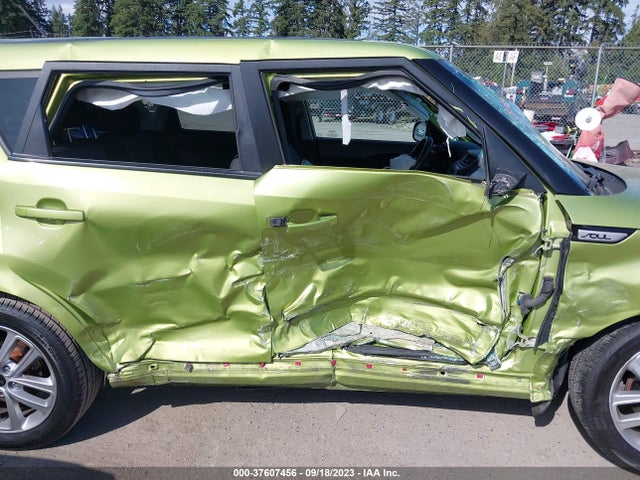 KIA SOUL + 2018 KNDJP3A57J7892039 Image 12