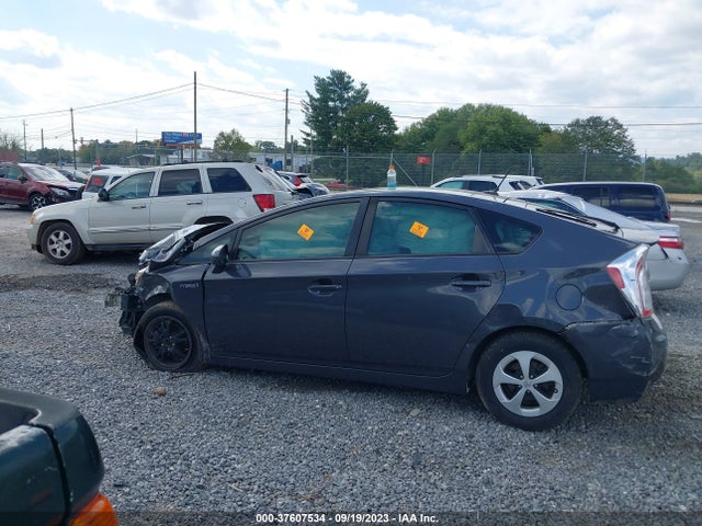 Toyota Prius Four 2015 JTDKN3DU8F1963305 Image 13