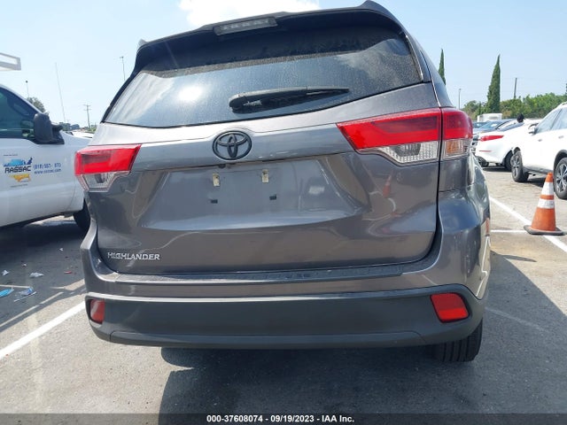 Toyota Highlander Le 2018 5TDZZRFH9JS267859 Image 15
