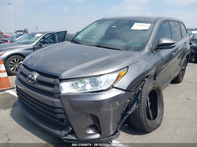 Toyota Highlander Le 2018 5TDZZRFH9JS267859 Image 2