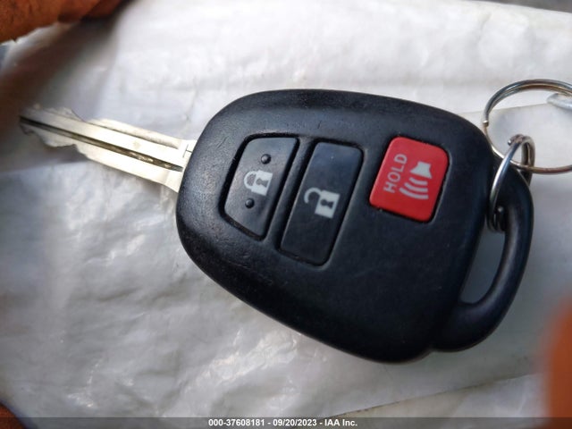Toyota RAV4 LE 2017 2T3ZFREV7HW345824 Image 11
