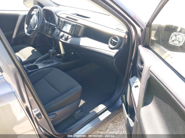 Toyota RAV4 LE 2017 JTMZFREV4HJ107573 Image 5