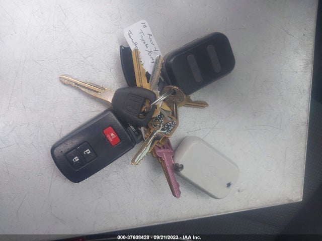 Toyota Rav4 Xle 2018 2T3WFREV3JW515203 Image 11
