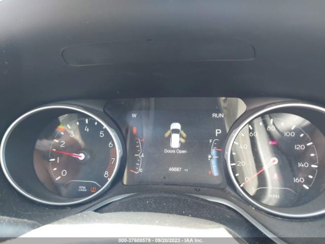 3C4NJCBB7JT241089 Jeep Compass Latitude Fwd